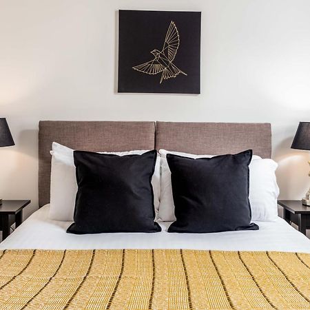 Walker Suite No53 - Donnini Apartments Kilmarnock Buitenkant foto