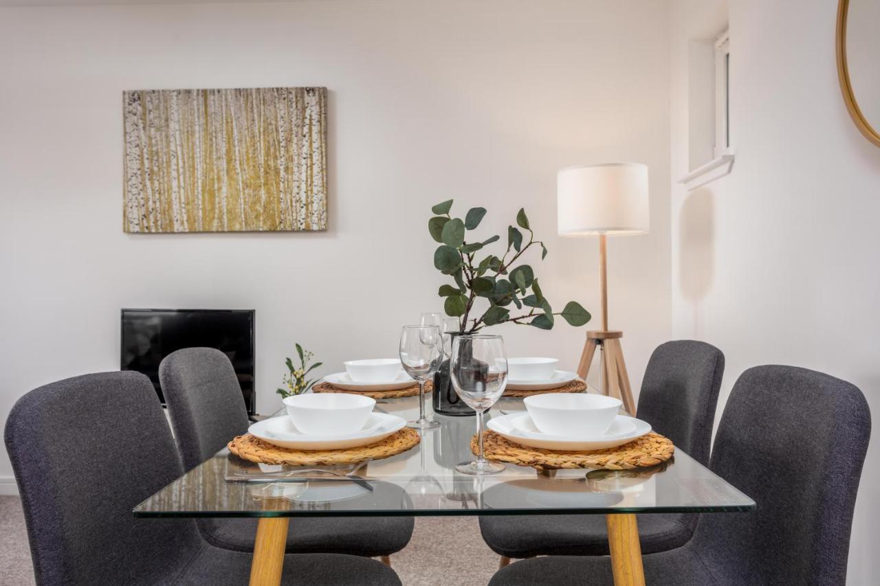 Walker Suite No53 - Donnini Apartments Kilmarnock Buitenkant foto