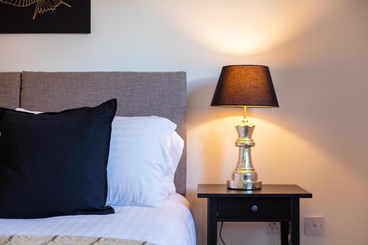 Walker Suite No53 - Donnini Apartments Kilmarnock Buitenkant foto