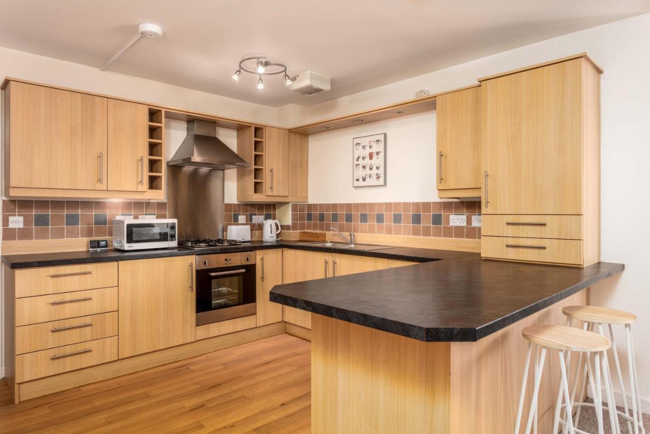 Walker Suite No53 - Donnini Apartments Kilmarnock Buitenkant foto