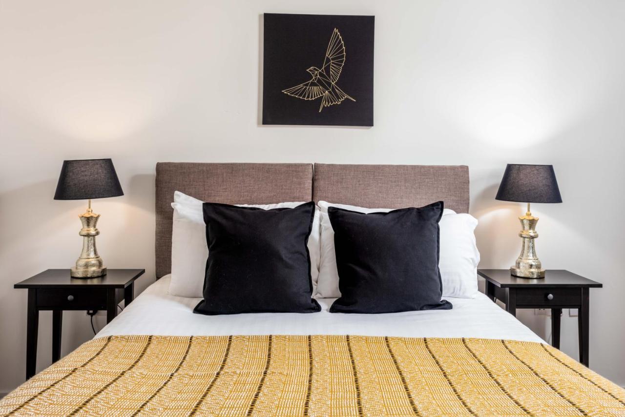 Walker Suite No53 - Donnini Apartments Kilmarnock Buitenkant foto